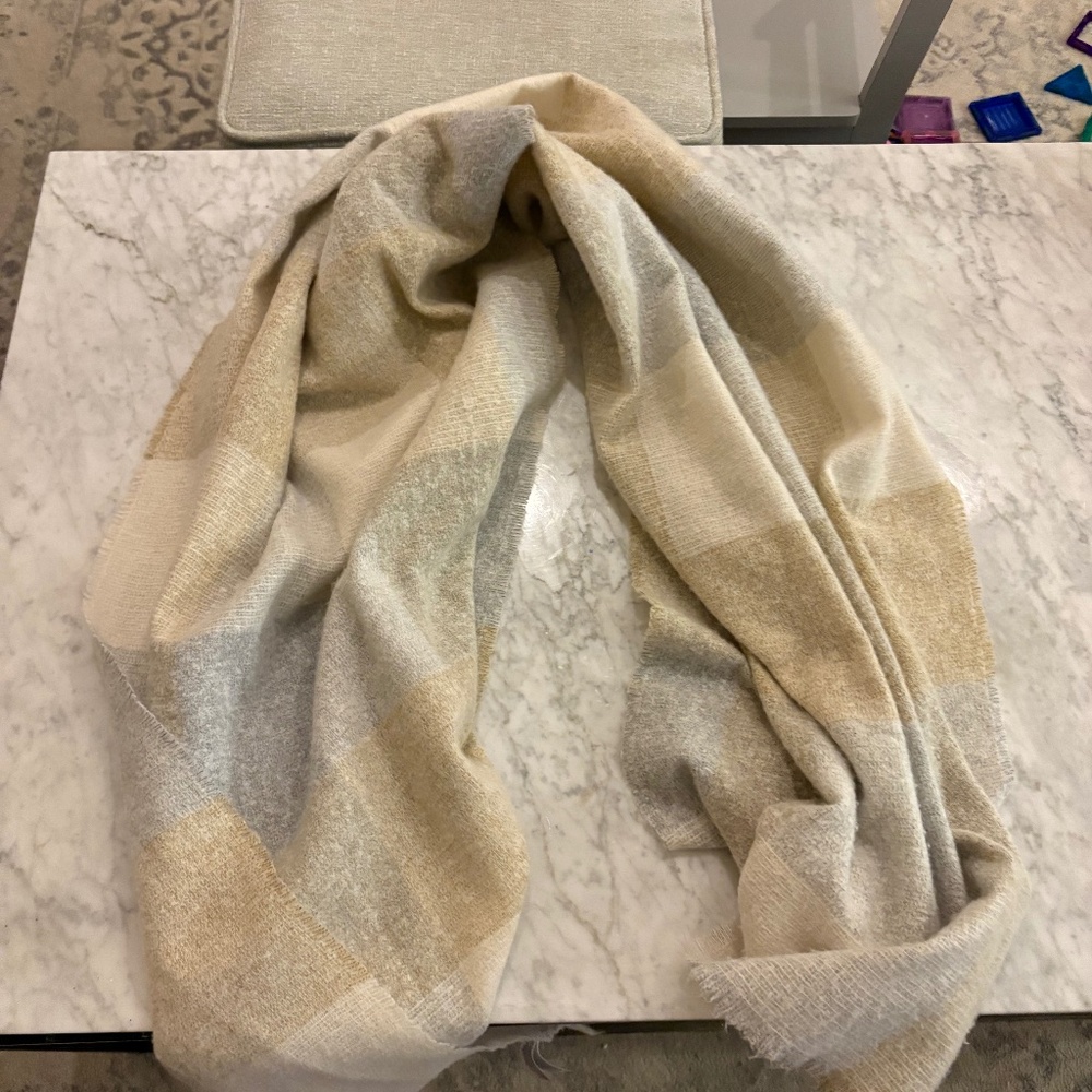 Old Navy cream and white plaid scarf
